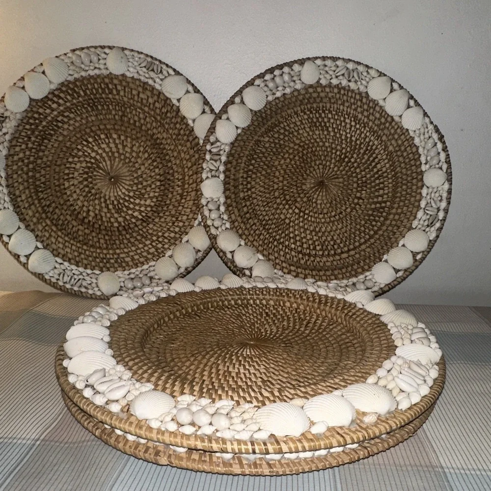 Pottery Barn Beach Seashell Rimmed Woven Rattan Charger 15